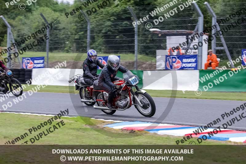 Vintage motorcycle club;eventdigitalimages;mallory park;mallory park trackday photographs;no limits trackdays;peter wileman photography;trackday digital images;trackday photos;vmcc festival 1000 bikes photographs